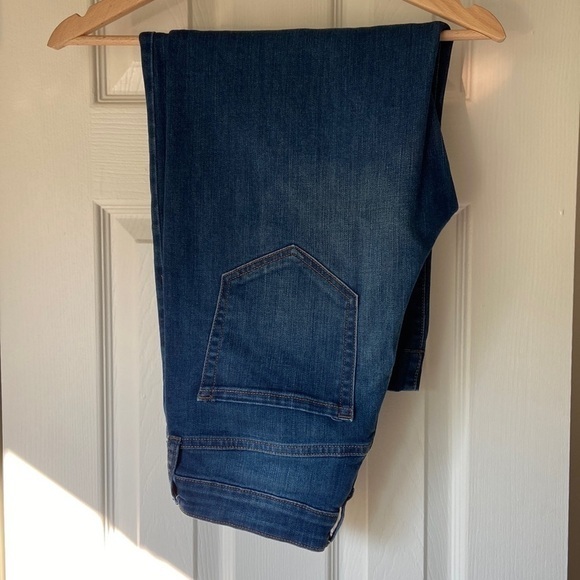 Old Navy Denim - Old Navy Capri Jeans - 6 Regular